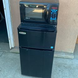 Refrigerator Y microwave $250