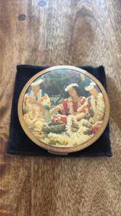 Vintage Stratton Powder Compact
