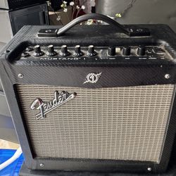 Fender Mustang I  Guitar Amplifier