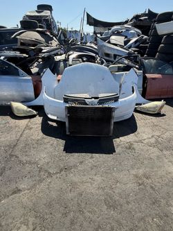 Parts 2006 Toyota Sienna Front End $600