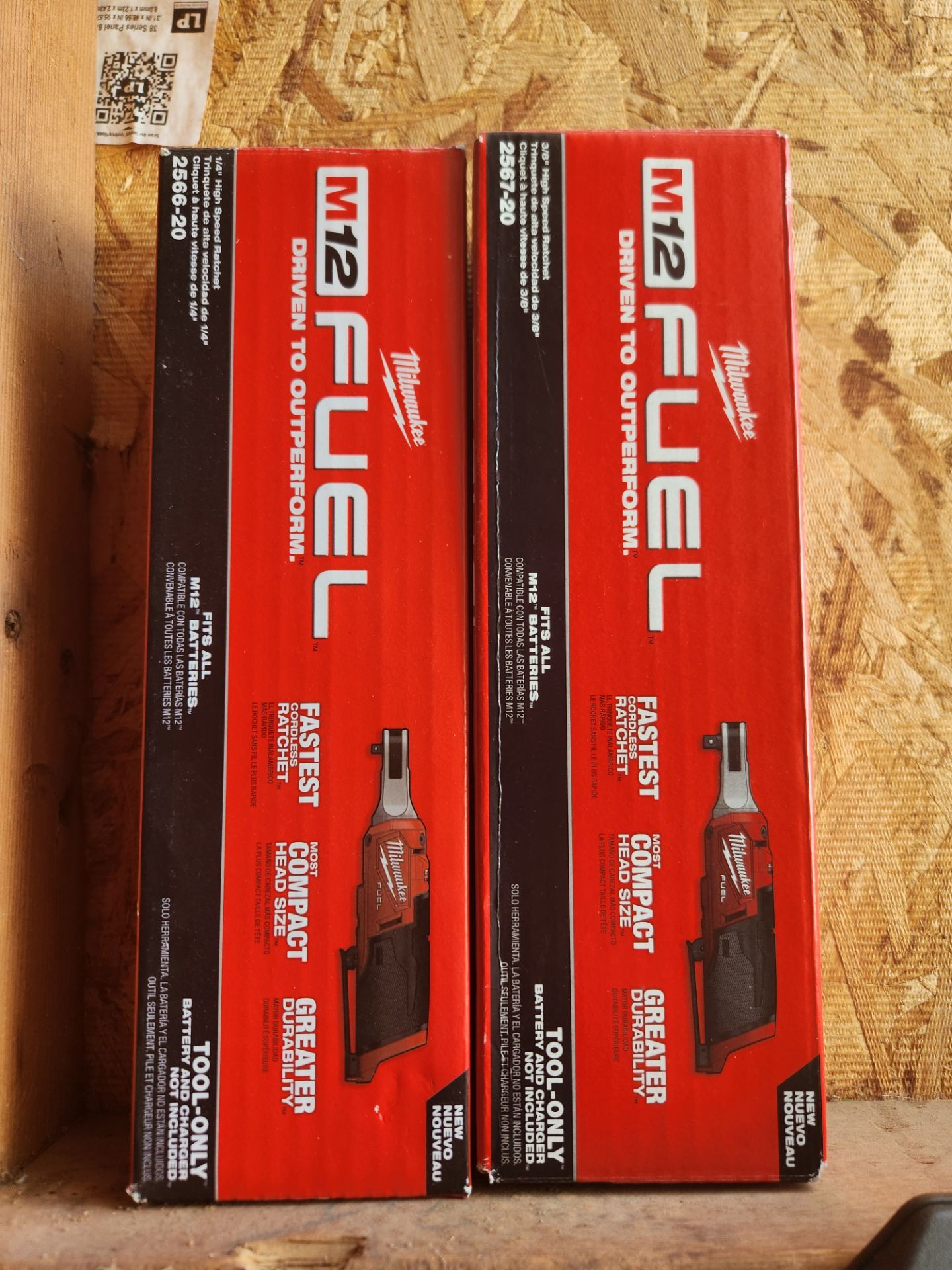 Milwaukee
M12 FUEL 12V Lithium-Ion Brushless Cordless High Speed 3/8 in. Ratchet with Brushless High Speed 1/4 in. Ratchet ( TOOLS ONLY )