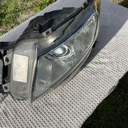 2010-2019 Lincoln Mkt Headlight Oem