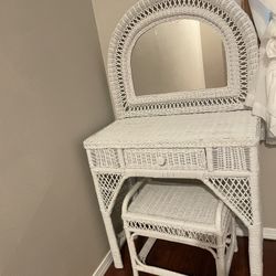 Beauty Mirror Vanity