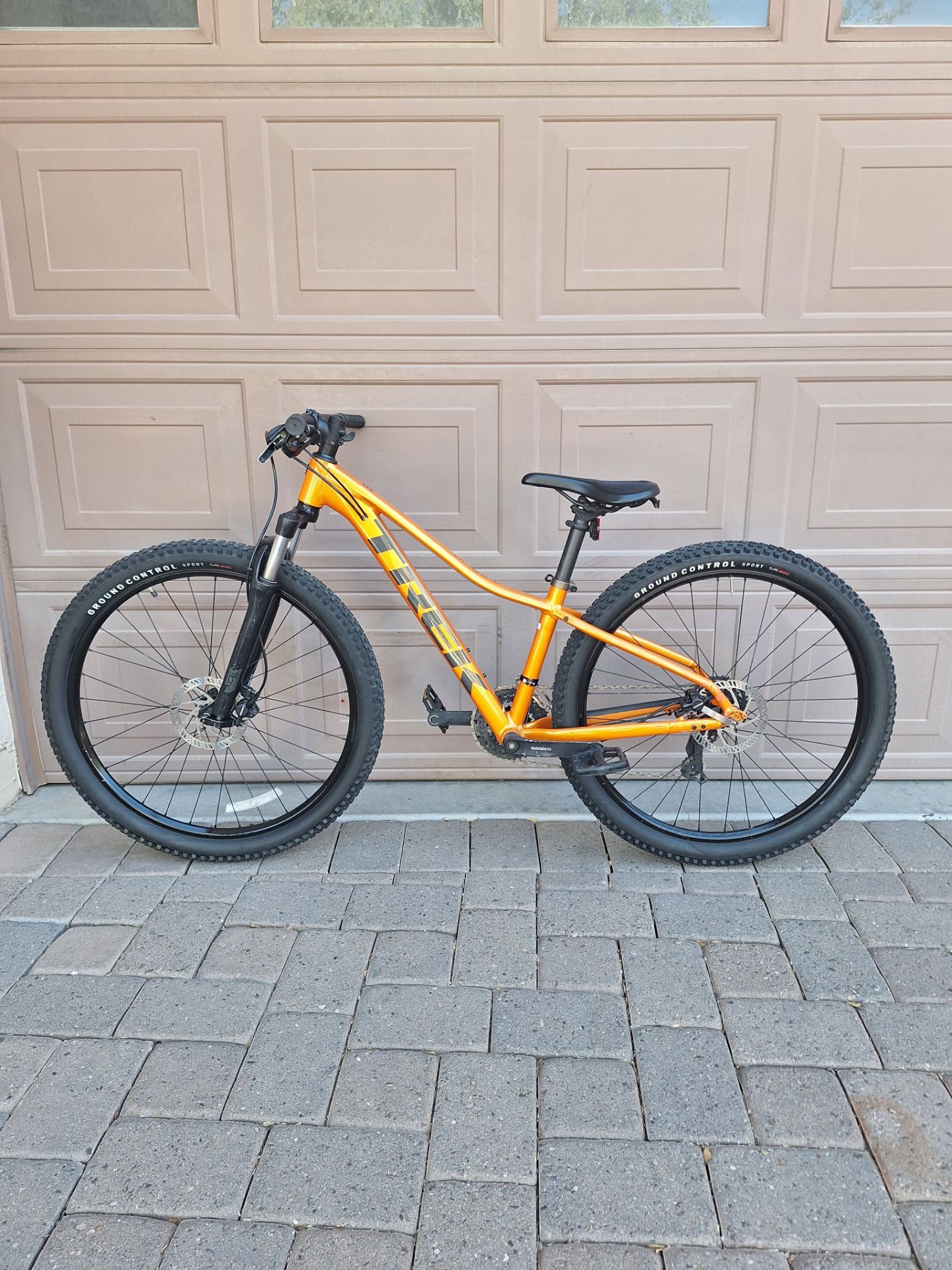 TREK MARLIN 5 MOUNTAIN BIKE 27.5 INCH READY TO RIDE ( EXTRA SMALL)