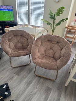 Foldable chairs