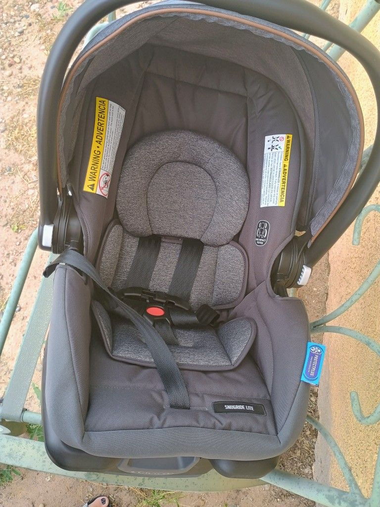 Graco Snugride lite Car seat 