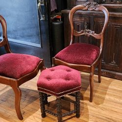 Antique Queen Anne 19th Century Balloon Back Side Chairs With Foot Stool Obo