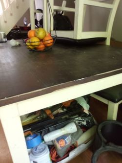 Table/2Chairs/bench