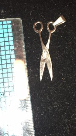 Scissor charm