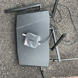 ASUS - Wireless-AC3200 Tri-band Gigabit Router Model: RT-AC3200