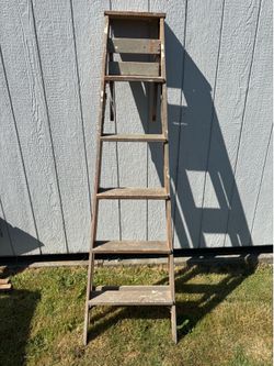 Wooden Step Ladder