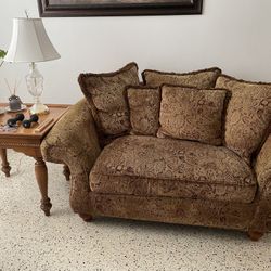 Love Seat And End Table 