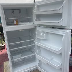Frigidaire Fridge 