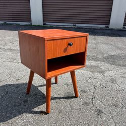 Mid-Century Modern Style Nightstand / Side Table – Teak Finish