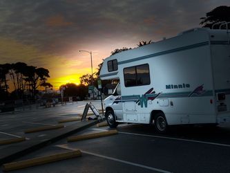 🚨🚨🚨WINNIEBAGO MINNIE MOTORHOME