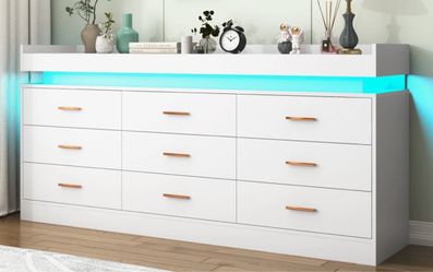 Helaina 9 Drawer 63.02" W Dresser