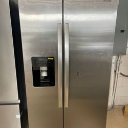 Refrigerator Whirlpool Side By Side New 