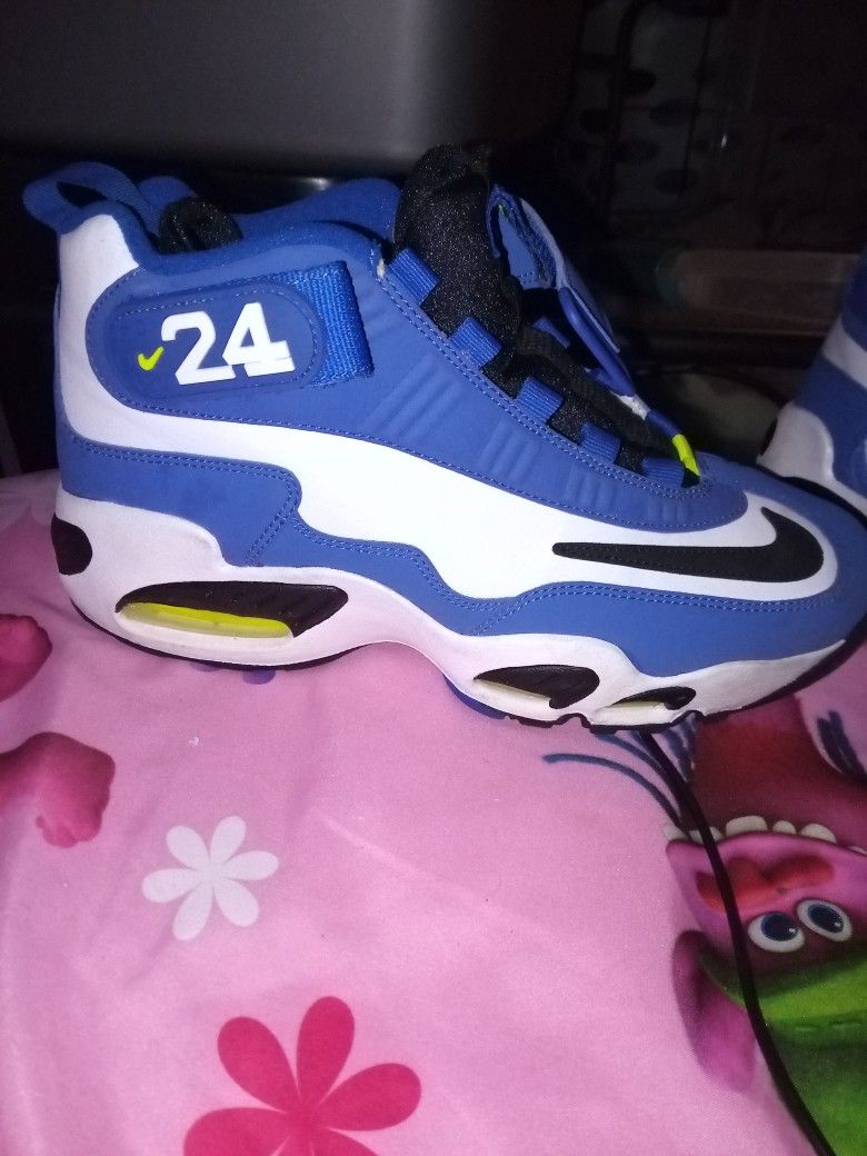 Nike 24
