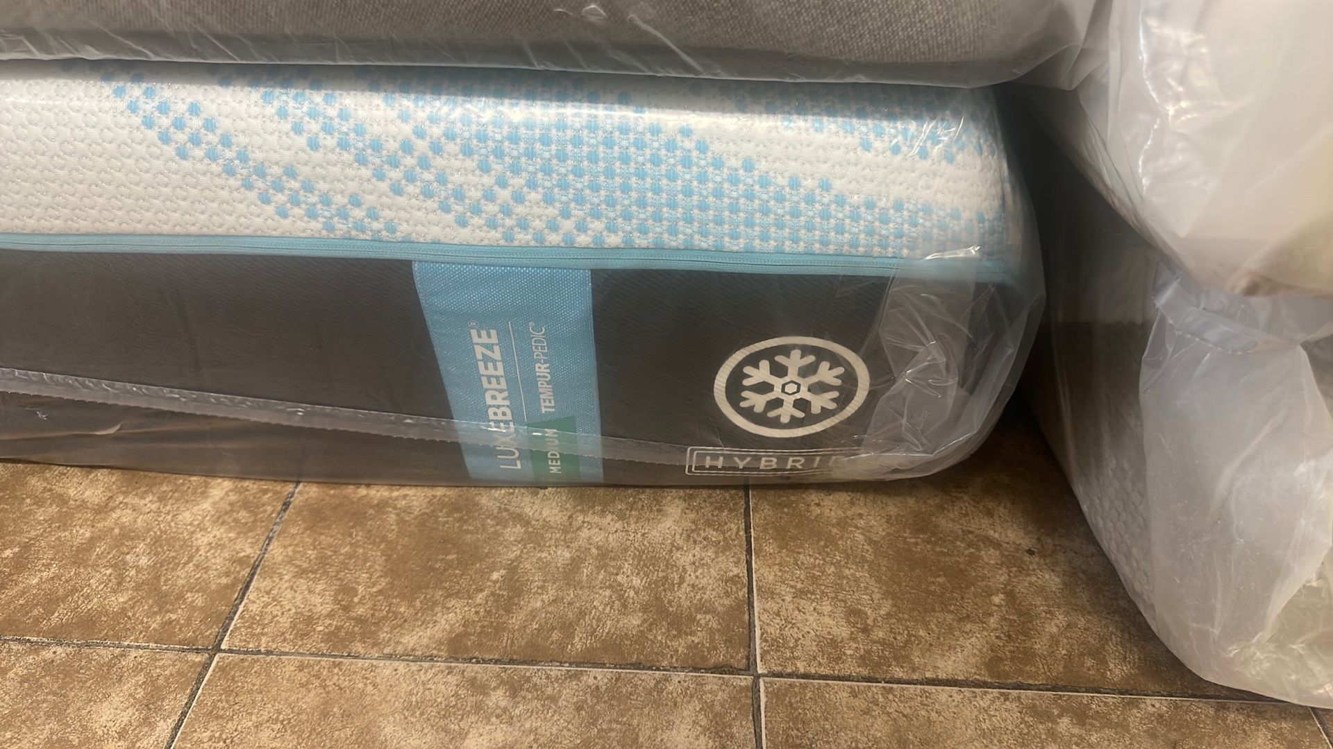 King Queen Size Tempurpedic ProAdapt,  ProBreeze,  LuxeBreeze Mattress  Pro Breeze /Luxe Adapt /Pro Adapt /Adapt /cloud /Tempur pedic contour Supreme 