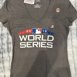 Women’s Majestic 2018 World Series Shirt Small