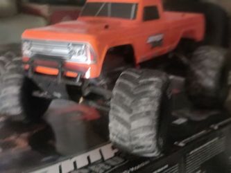 RC AMP Crush /1/10 Monster Truck