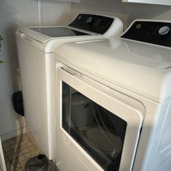 Washer dryer set