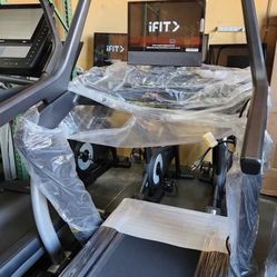 2025 Model Nordictrack X16 Incline trainer Treadmill- 40% max incline - 2000$