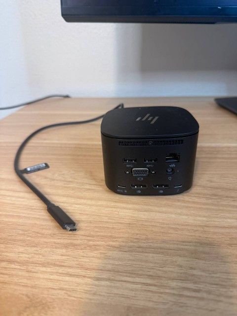 (New) HP - Thunderbolt 4 Docking Station - Black