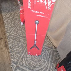 Milwaukee
M12 12-Volt Lithium-Ion Cordless 1400 Lumen ROCKET LED Stand Work Light (Tool-Only)