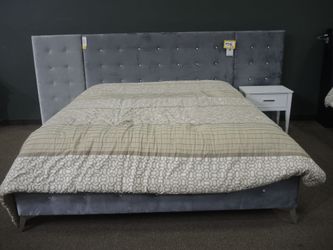 Elements Emma King Upholstered Bed with 2 Nightstands - Silver Gray Tufted - Floor Sample