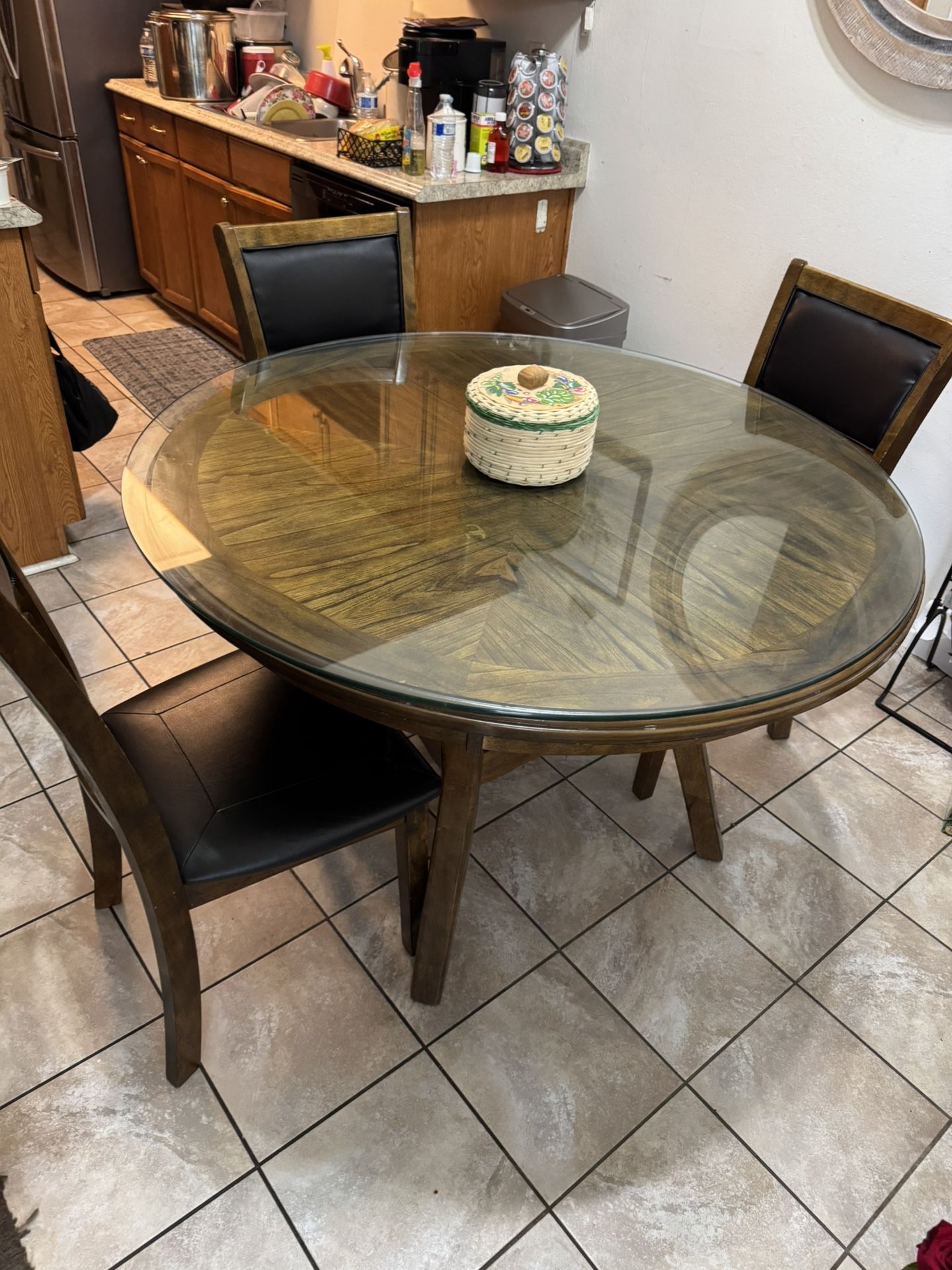 Kitchen Round Table With Chairs!!!