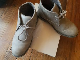 Boys size 5m shoe boots