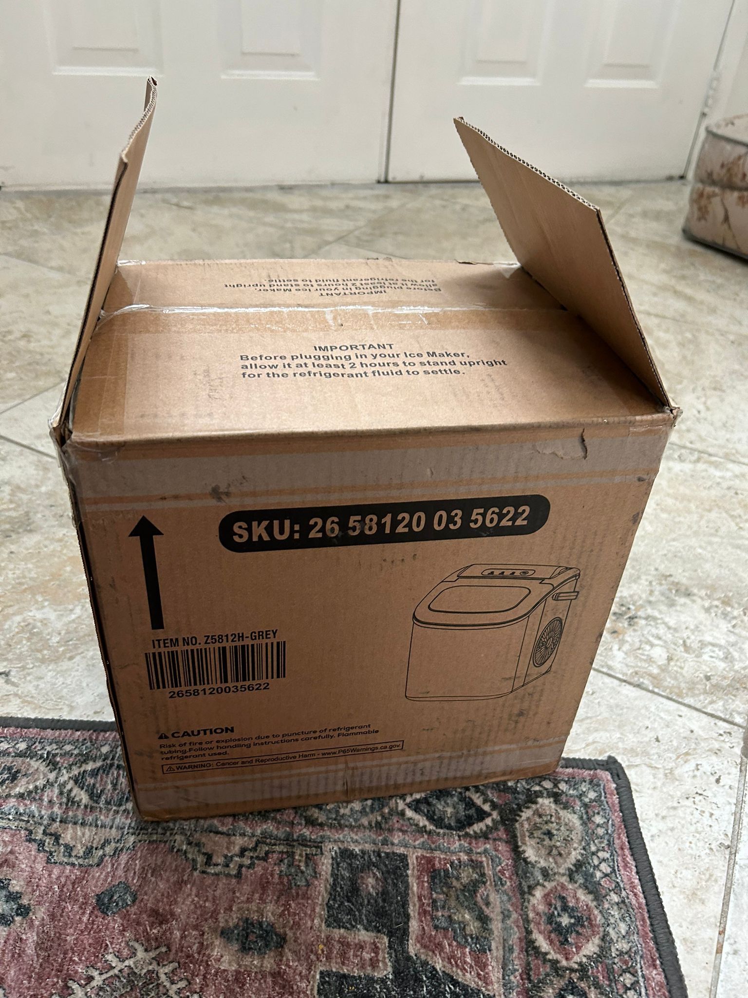 AGLUCKY Ice Makers Countertop,Portable Ice Maker Machine with Handle,Self-Cleaning Ice Maker, 26Lbs/24H, 9 Ice Cubes Ready in 8 Mins -