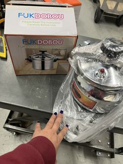 BRAND NEW - 4.3 Quart Pressure Cooker Stove Fast Cooker Stovetop Pot for Gas or Electric Stove