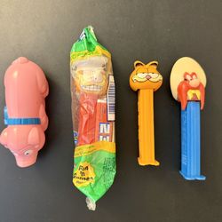 Lot Of 13 Vintage PEZ Dispensers with Feet 