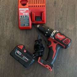 Milwaukee M18 Hammer Drill Set