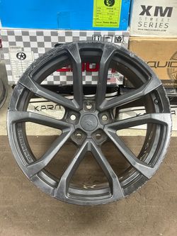Chevy rim Wheel 20 inch 11 inch wide factory black color 5 lugs bolt pattern 120 mm Only one rim