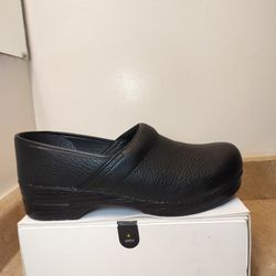 New Without Box Dansko Professional Men's Clogs, Black Pebble Leather, Size 46/12