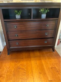 TV Dresser