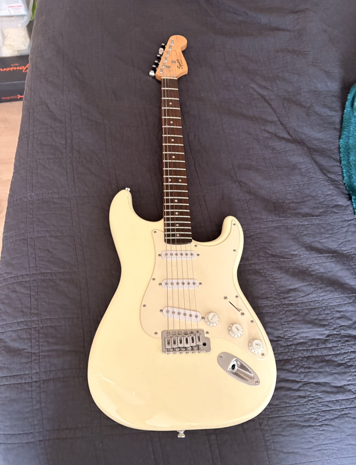  Fender Standard Stratocaster Vintage Blonde Electric Guitar