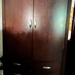 FREE Armoire / TV Cabinet 