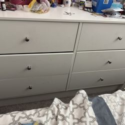 6 Drawer dresser (White)