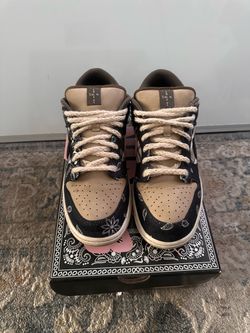 Travis Scott SB Dunk Low (Special Edition Box)