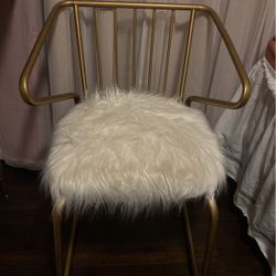 Fuzzy Metal Chair 