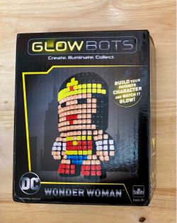 GlowBots DC Wonder Woman Building Kit