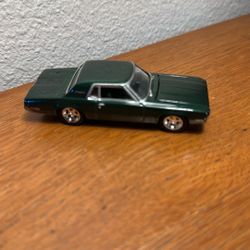Johnny Lightning 1968 Ford Thunderbird 