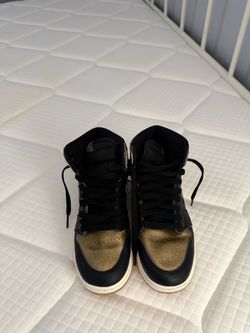 Air Jordan 1 High Black and Gold Sneakers Size 6y