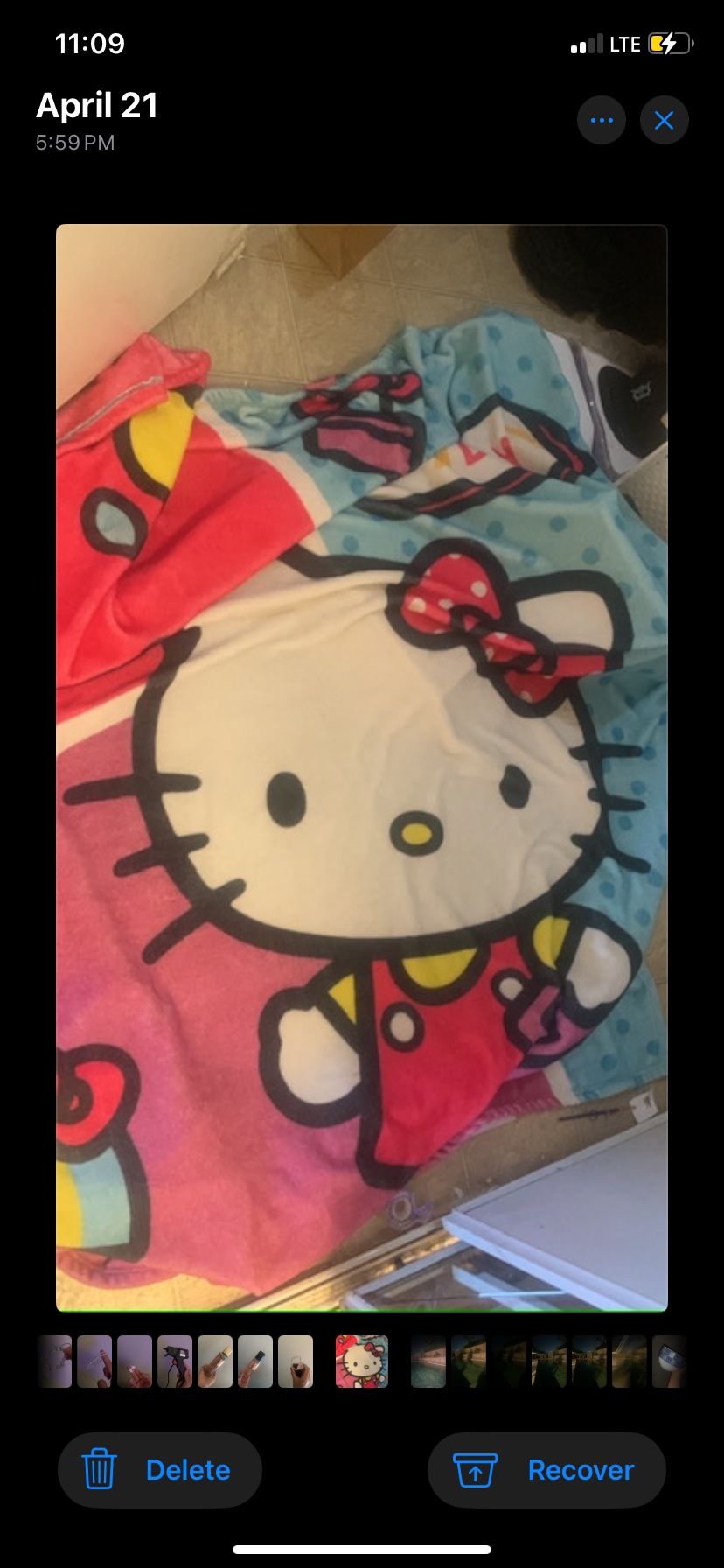 Hello kitty Blanket Original Price 30$ New Price 10$