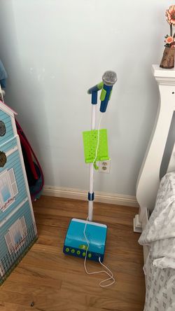 Discovery kids light up musical microphone and stand