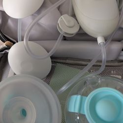 Elvie V2 Hands Free Double Breastpump + Carrying Bag